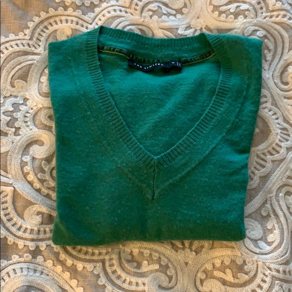 Green long sleeve sweater